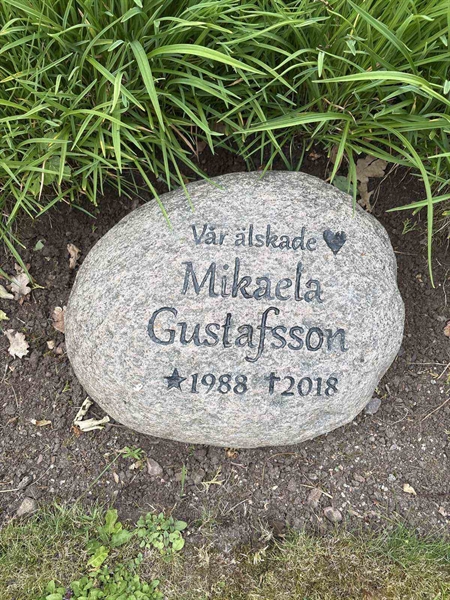 Grave number: G 10   218