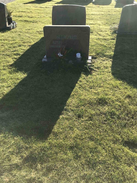 Grave number: SN 03    52, 53
