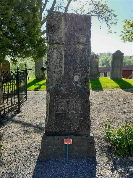 Grave number: G A 320-321