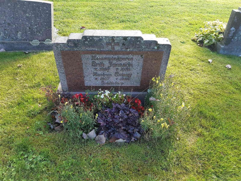 Grave number: Fr 8   562-563