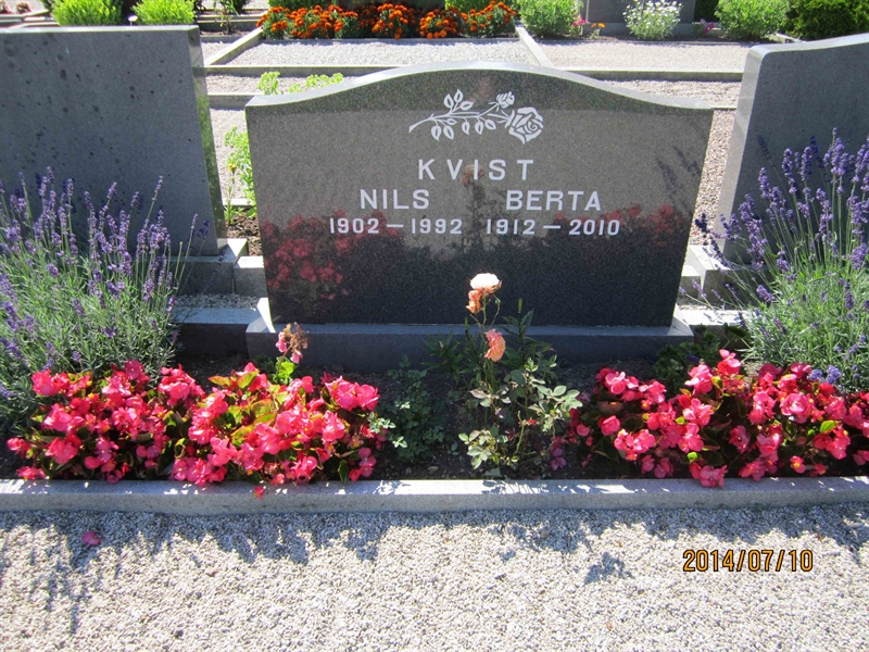 Grave number: 8 M 117-118