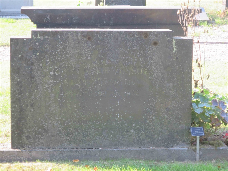 Grave number: HK F   222, 223