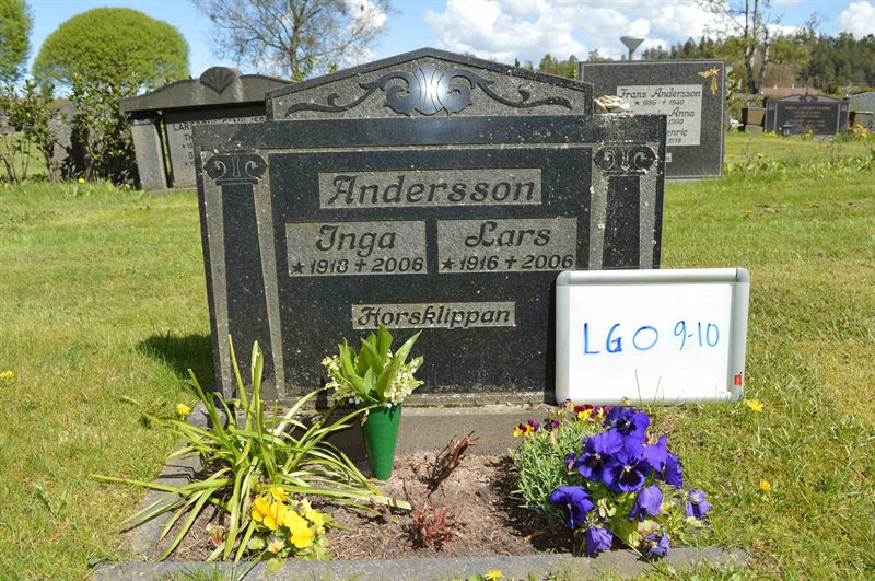 Grave number: LG O     9, 10