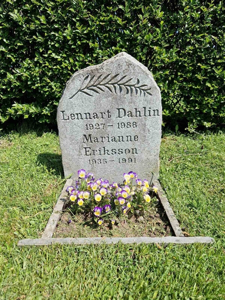 Grave number: 501 28 5473