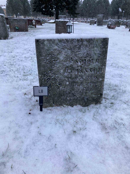 Grave number: 1 NL     8