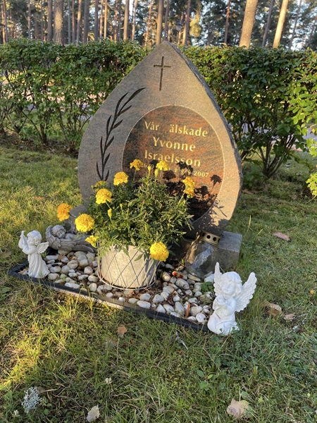 Grave number: 1 KV12   251