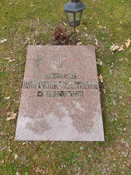 Grave number: M3 C   564, 565