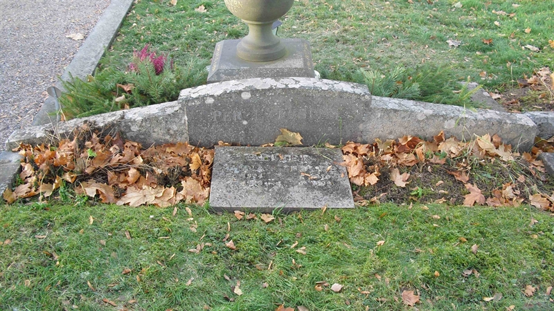 Grave number: A F  193