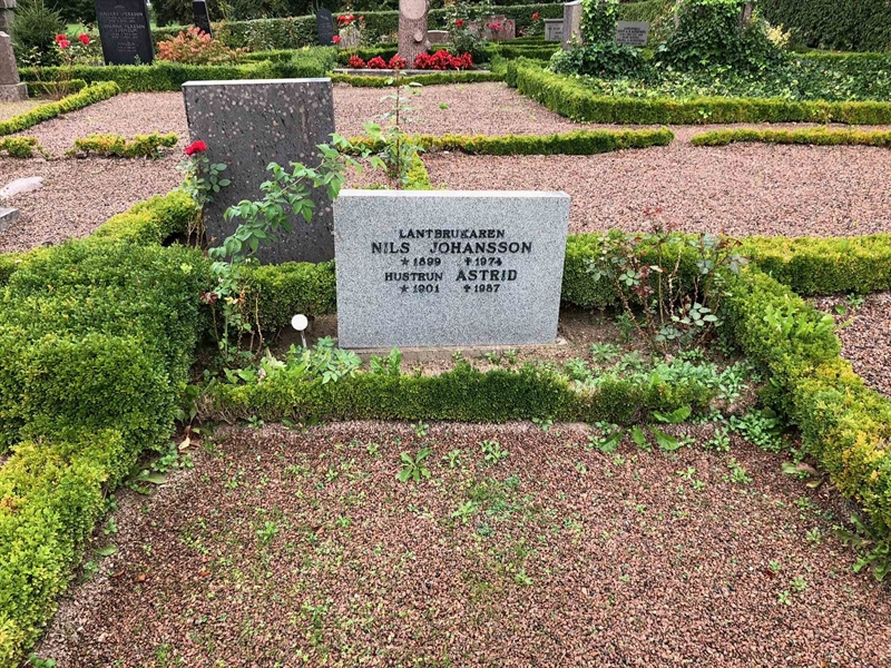 Grave number: Kå 32     3, 4