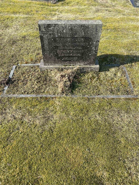 Grave number: 50 E    32A-B