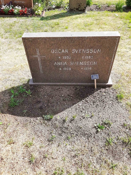 Grave number: M2 D   139, 140