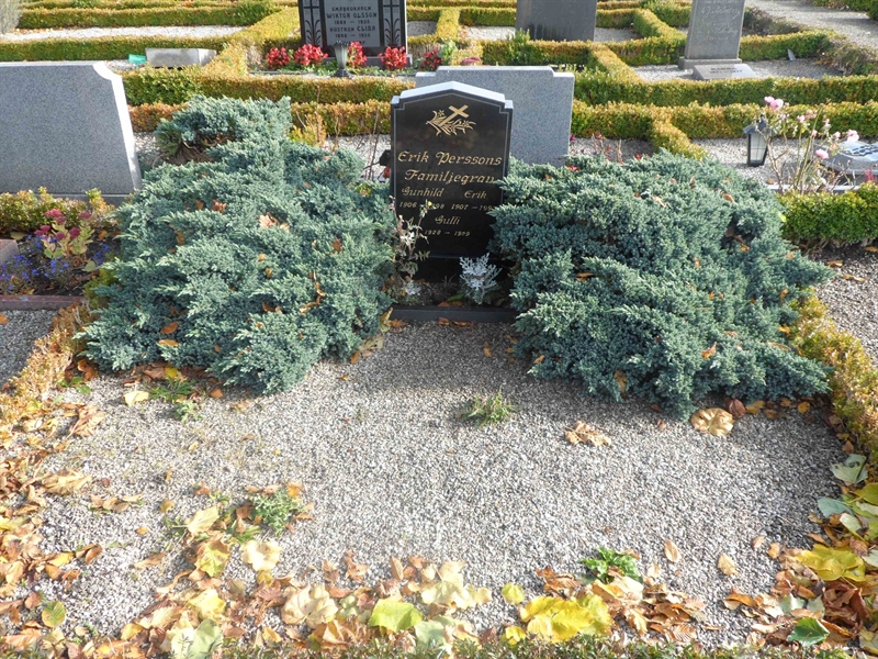 Grave number: ÖT GVK1P    15, 16, 17