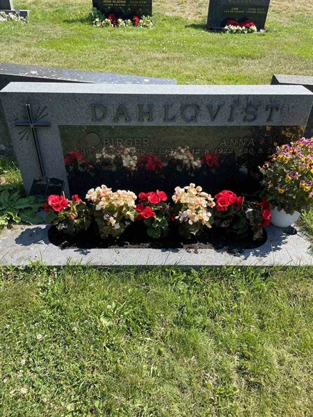 Grave number: N 5 1    30-31