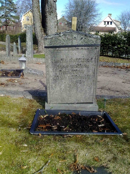 Grave number: NO 17    11-12