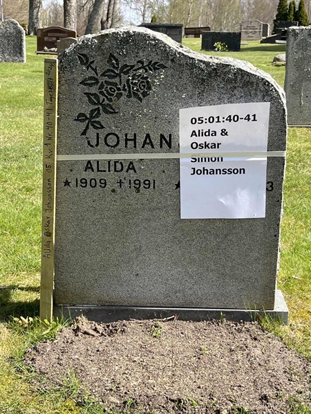 Grave number: 05 01    40-41