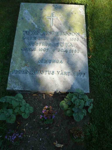 Grave number: VK C   125, 126