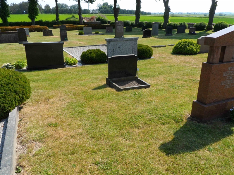 Grave number: ÖH H    13, 28, 29, 30