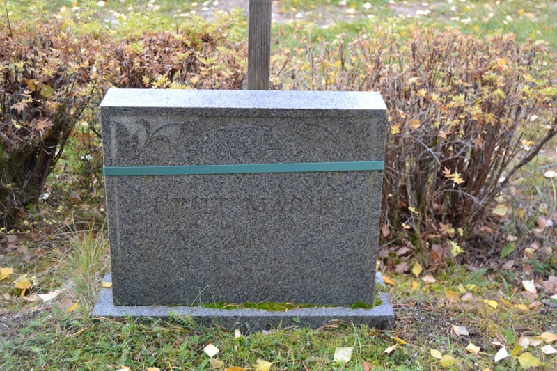Grave number: 4 B   504