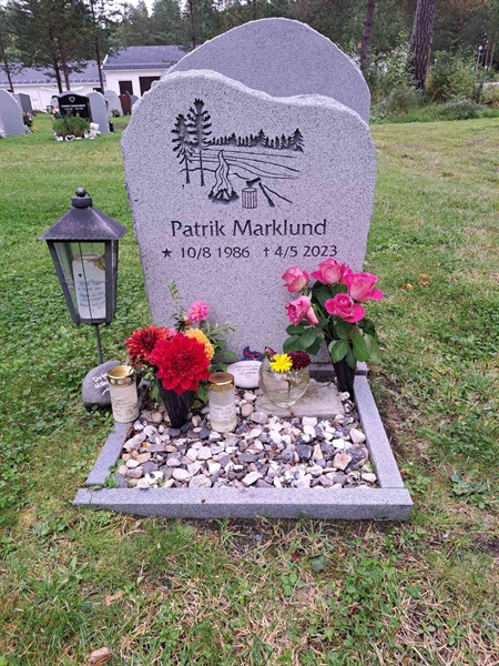 Grave number: 2 Q  2743