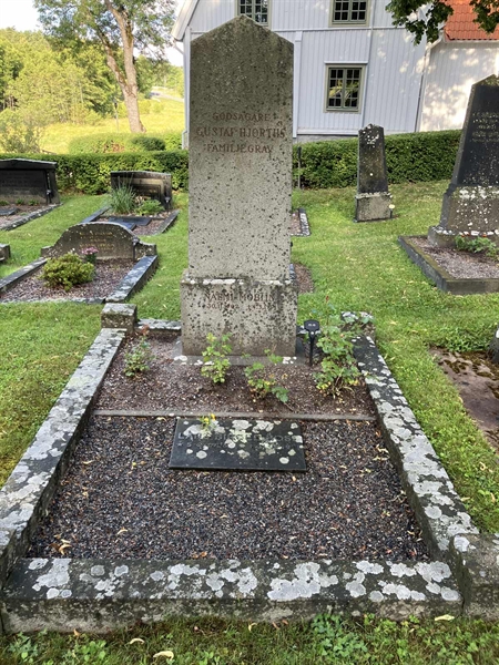 Grave number: 1 03    40