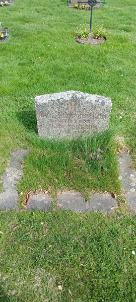 Grave number: 3 Nya H   129-130