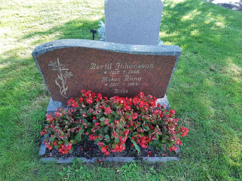 Grave number: Fr 8   389-390