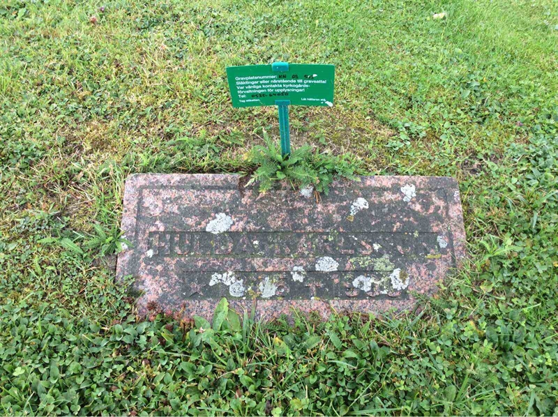 Grave number: KN 03   543