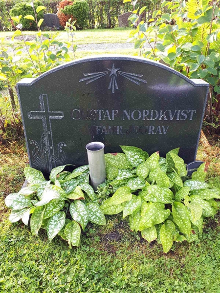 Hautatunnus: NK F C    47-48