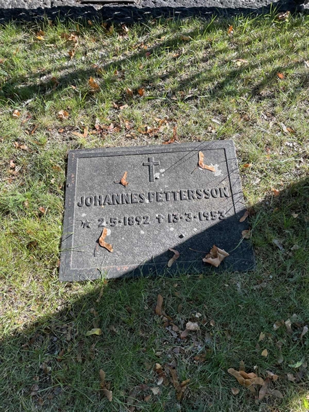 Grave number: H 1    58