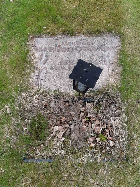 Grave number: KA 08    12