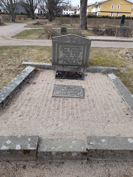Grave number: NO 18   254