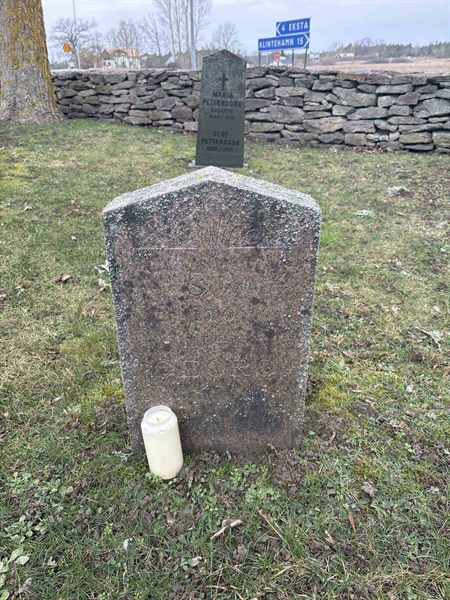 Grave number: LE 566