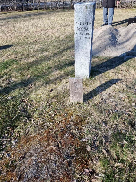 Grave number: 1 35   23