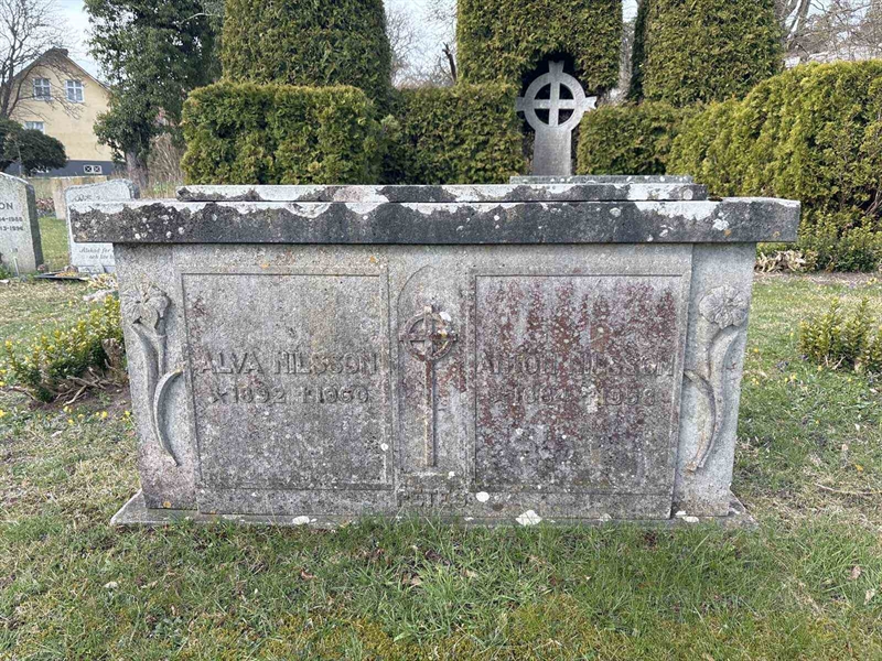 Gravnummer: LI    36