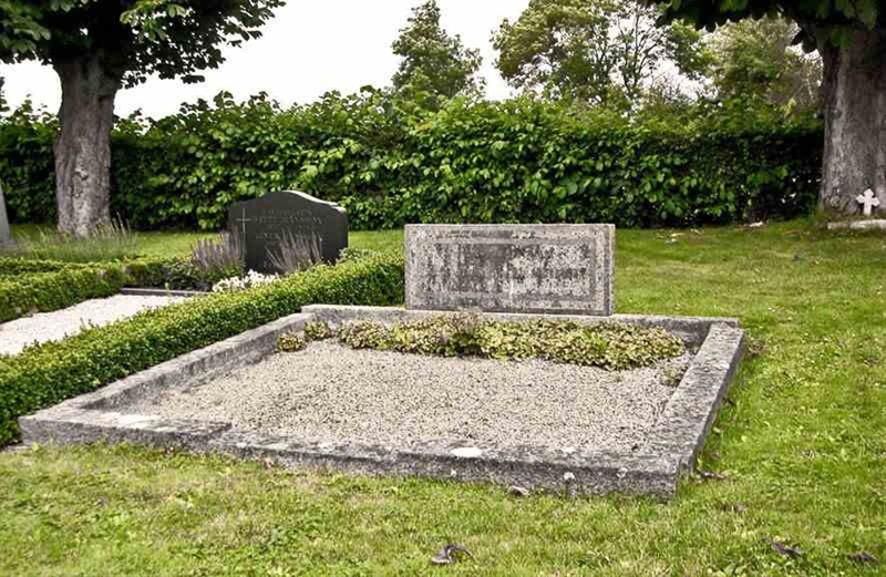 Grave number: 3 D    39, 40