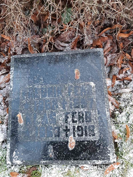 Grave number: 09 Ö    24-28