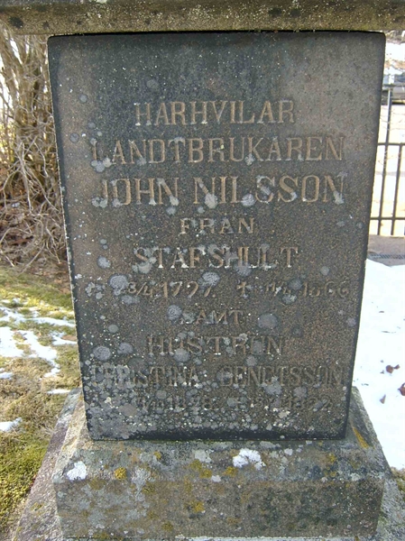 Grave number: VI H     6, 7