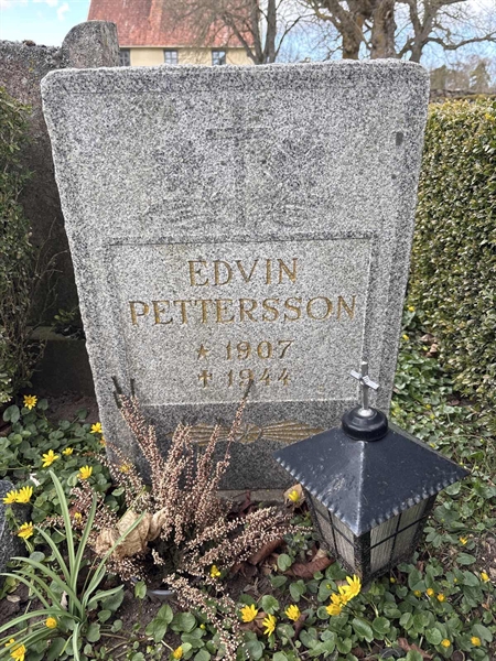 Grave number: FA 55