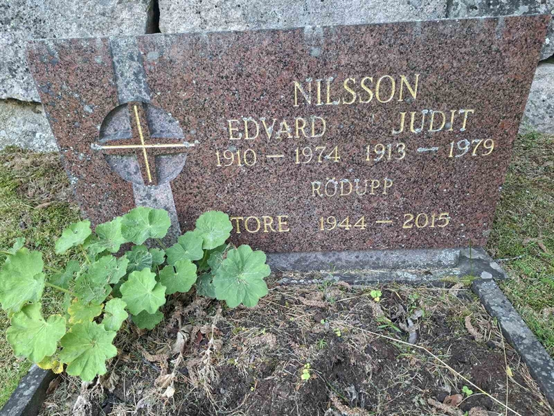 Grave number: 001 2   953