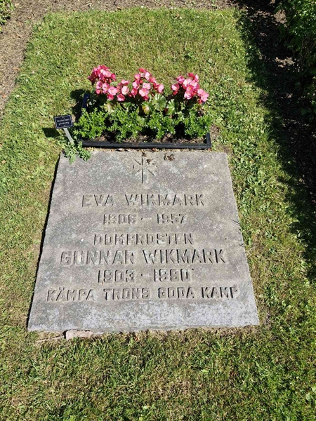 Gravnummer: 1 LUGN 12A