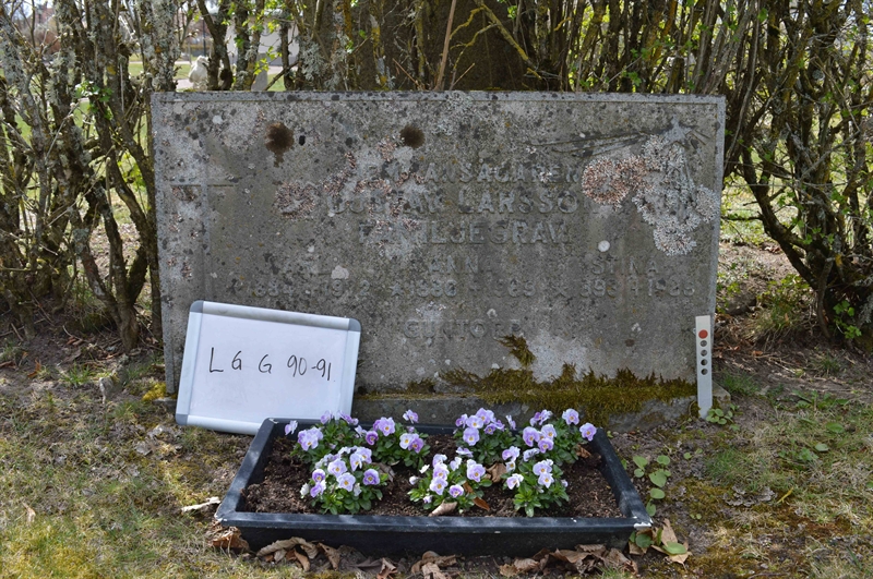 Grave number: LG G    90, 91