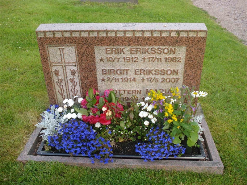 Grave number: BR B   411, 412, 413