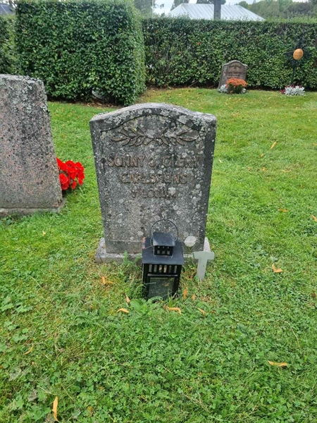 Grave number: 1 13  105, 106