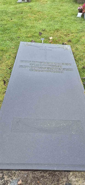 Grave number: F 04   161