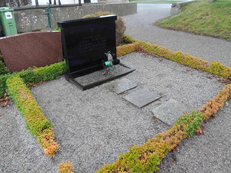Grave number: ÖTN NSK1    13, 14