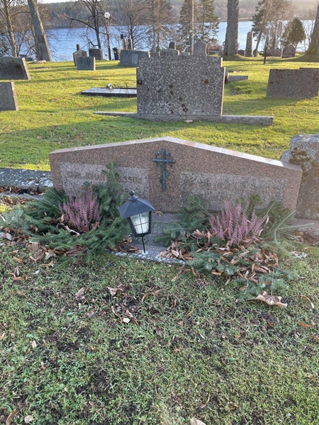 Grave number: Ärt 24 08    74