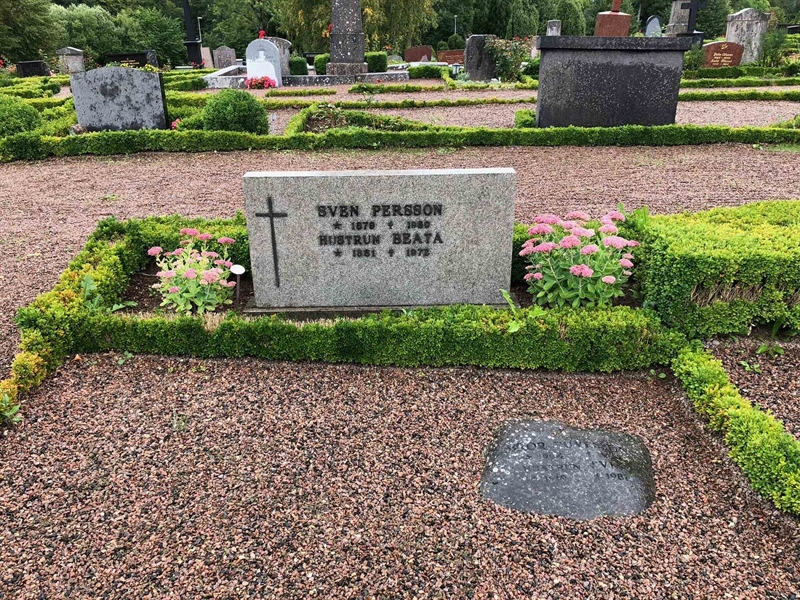 Grave number: Kå 30    51, 52