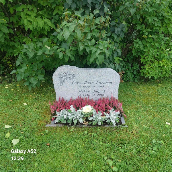 Grave number: N K    27, 28