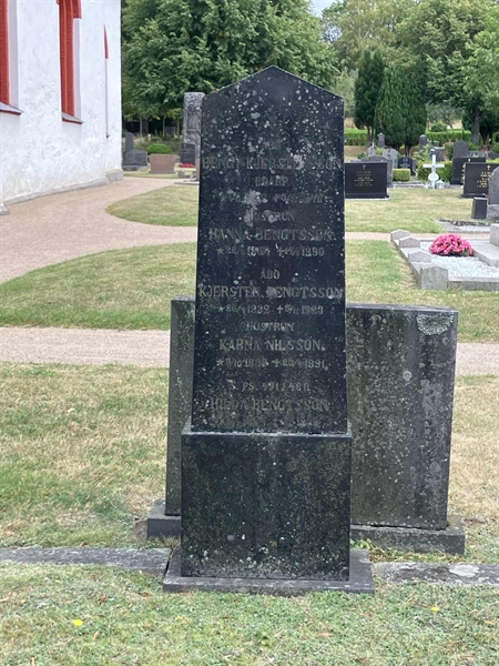 Grave number: HK A    63, 64