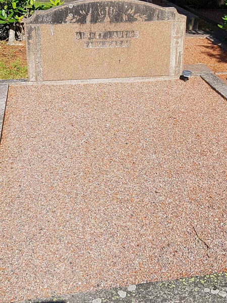 Grave number: 01   604